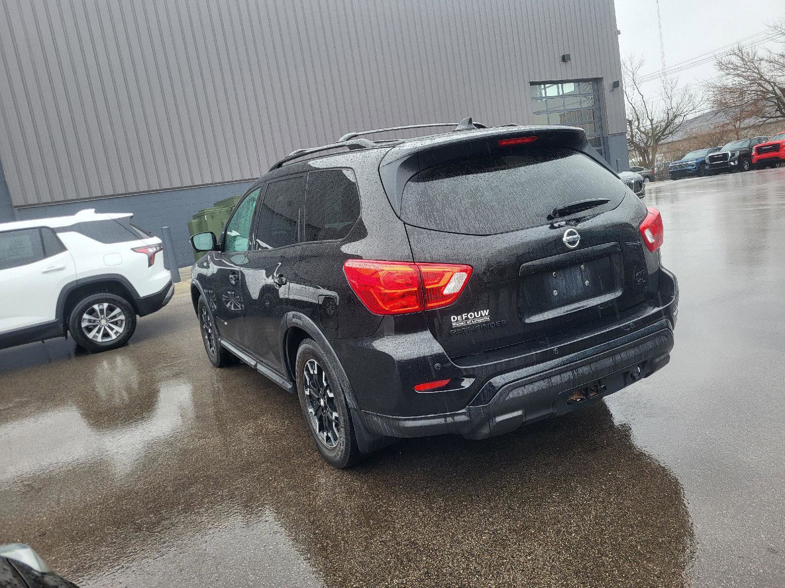 Used 2020 Nissan Pathfinder SL image 5