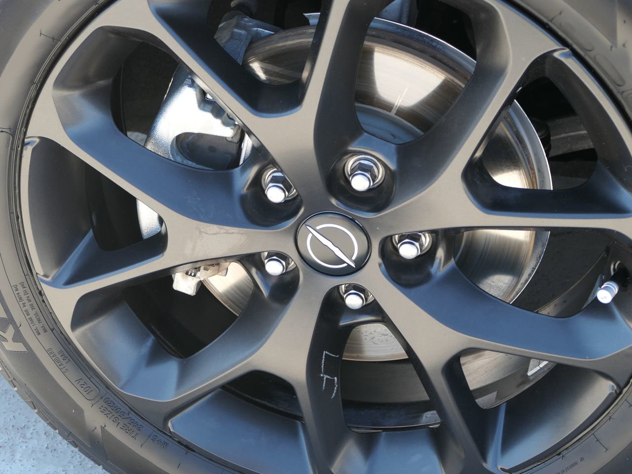 Used 2025 Chrysler Pacifica Limited image 10