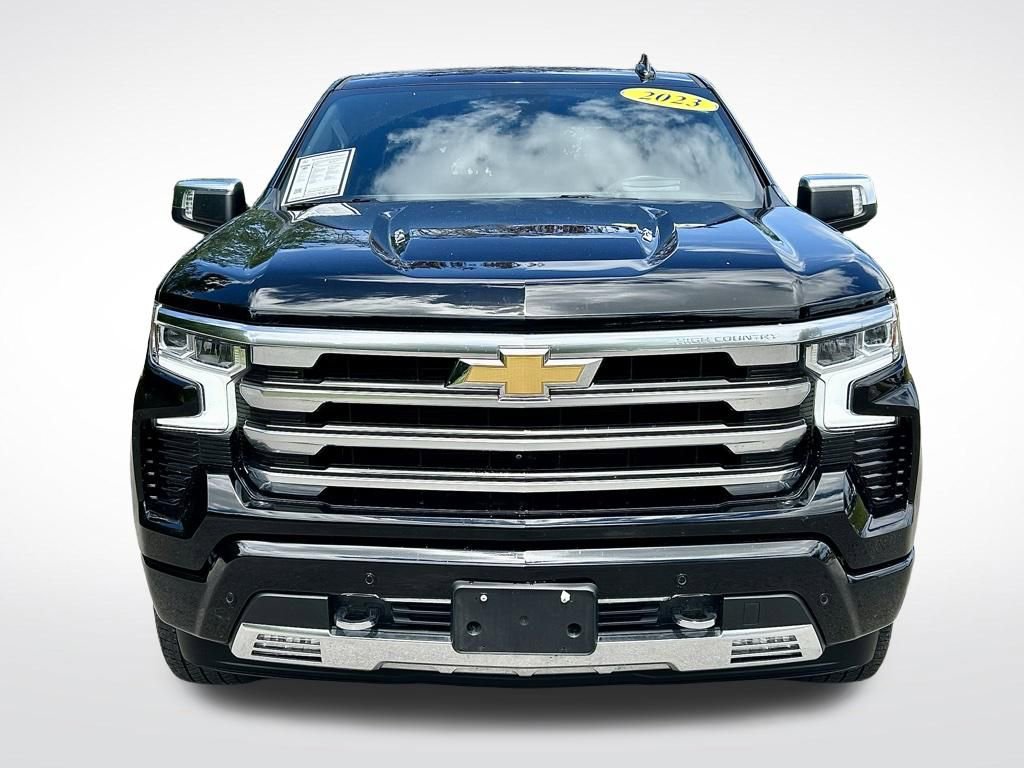 Used 2023 Chevrolet Silverado 1500 High Country w/ Technology Package AWD/4WD image 2