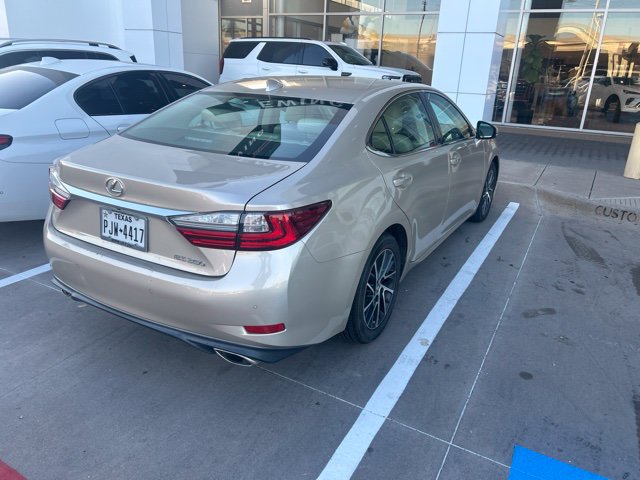Used 2016 Lexus ES 350 w/ Luxury Package w/Wood Trim FWD image 4