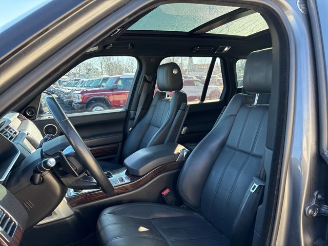 Used 2017 Land Rover Range Rover HSE image 4