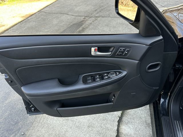 Used 2013 Hyundai Genesis 3.8 w/ Technology Pkg image 12