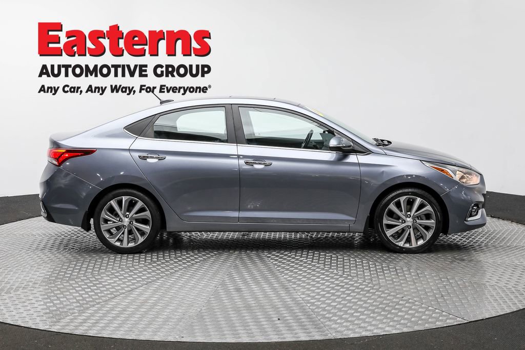 Used 2020 Hyundai Accent Limited image 4