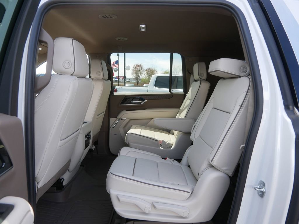 Used 2025 GMC Yukon XL Denali w/ LPO, Floor Liner Package AWD/4WD image 18