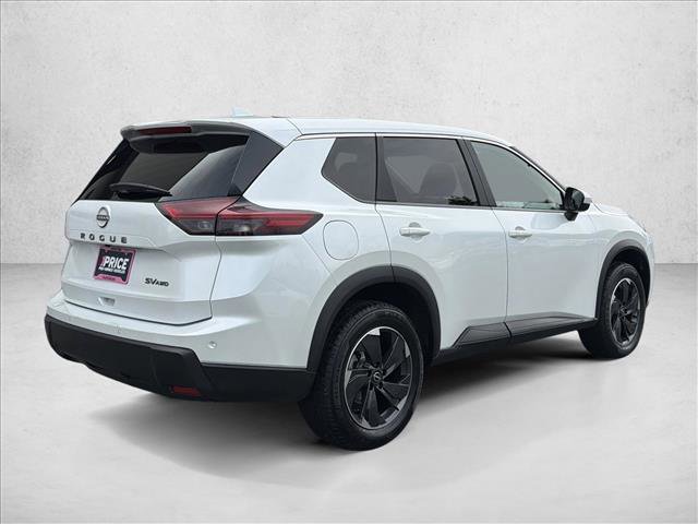 Used 2024 Nissan Rogue SV image 5
