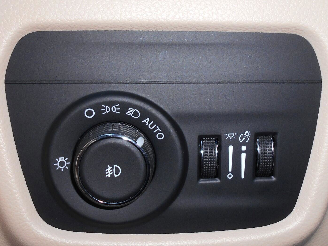 Certified 2024 Jeep Grand Cherokee Limited w/ Luxury Tech Group II AWD/4WD image 18