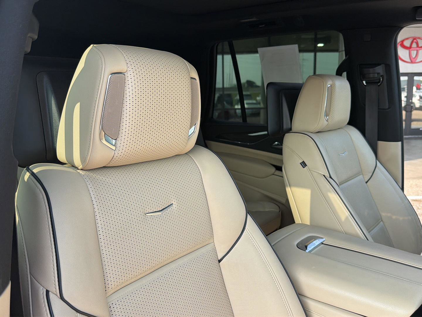 Used 2021 Cadillac Escalade Premium Luxury w/ Performance Package RWD image 25