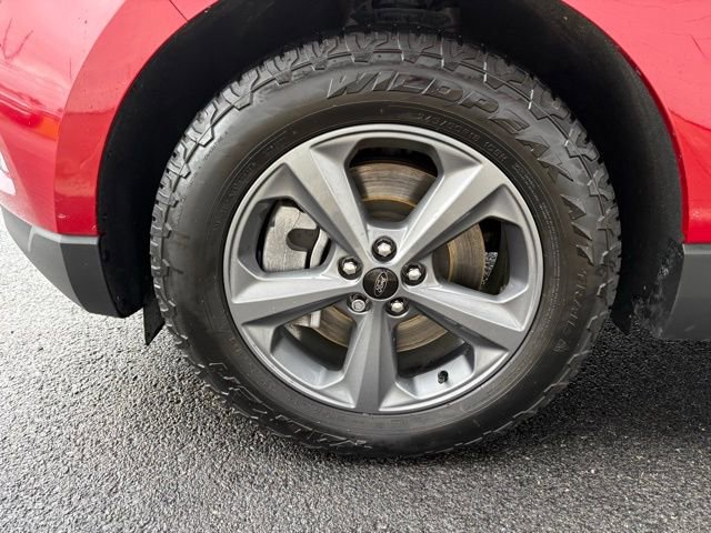 Used 2022 Ford Edge SEL w/ Sport Appearance Package image 9