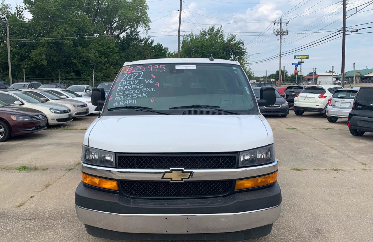 Used 2021 Chevrolet Express 3500 LS w/ Chrome Appearance Package RWD image 2