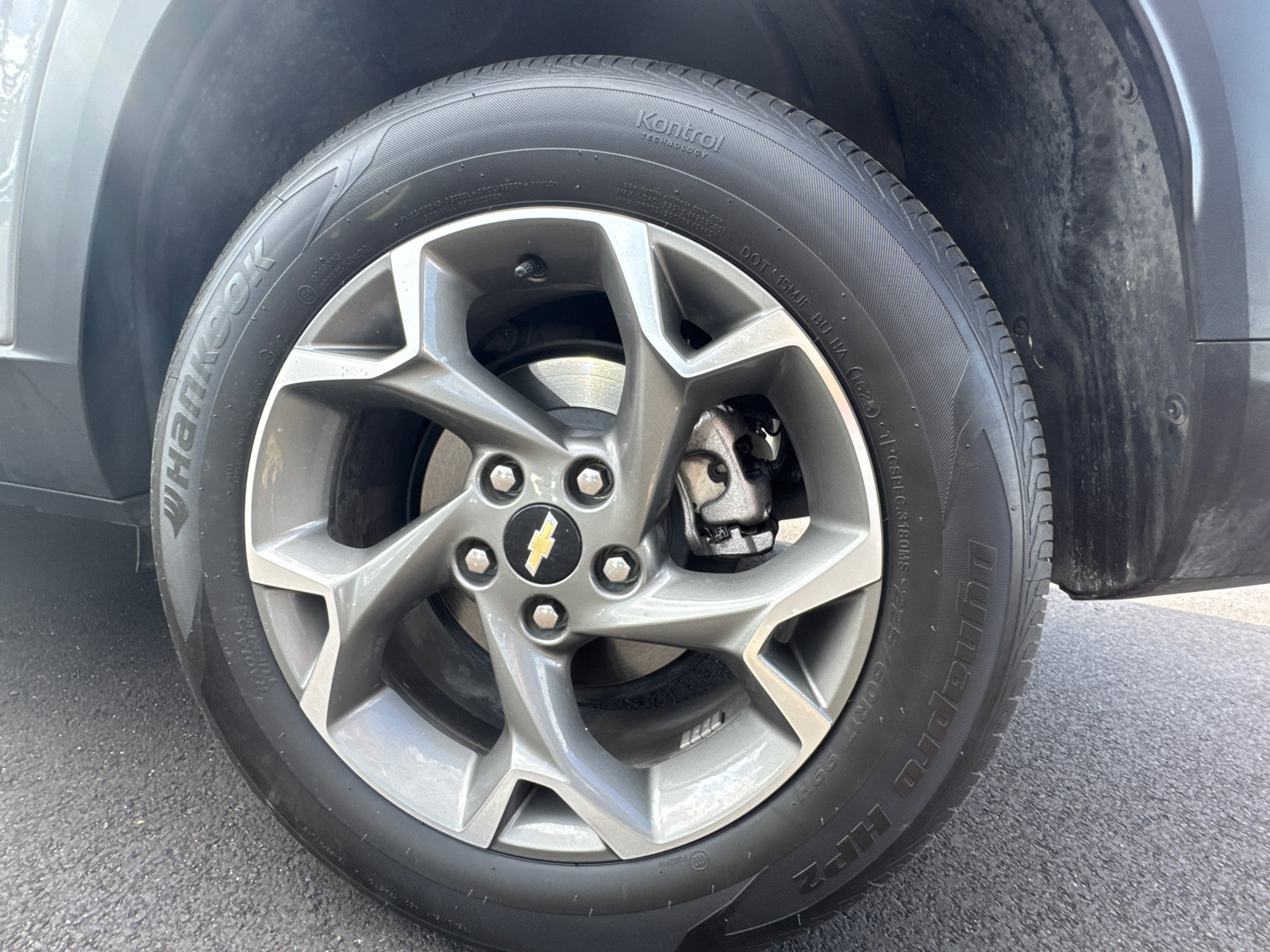 Used 2025 Chevrolet Trax LT FWD image 19