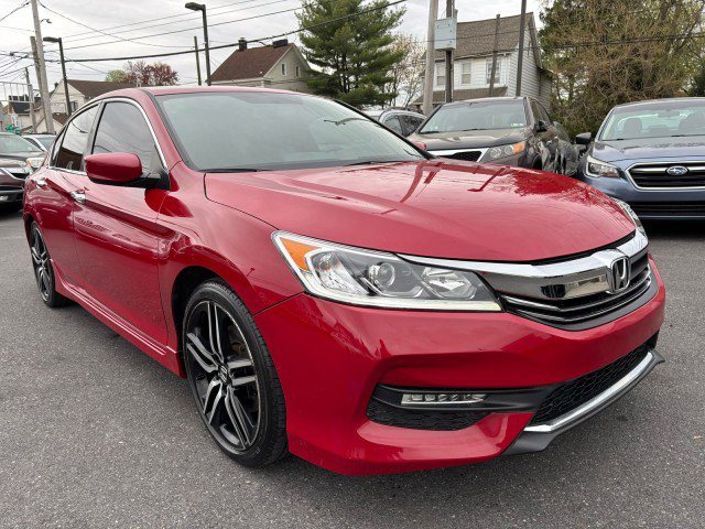 Used 2017 Honda Accord Sport image 2