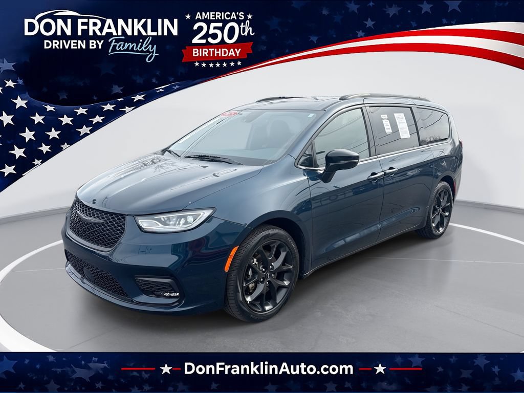 Used 2025 Chrysler Pacifica Limited