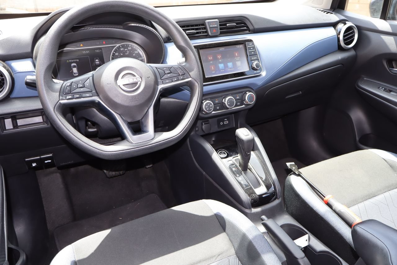 Used 2024 Nissan Versa SV FWD image 4