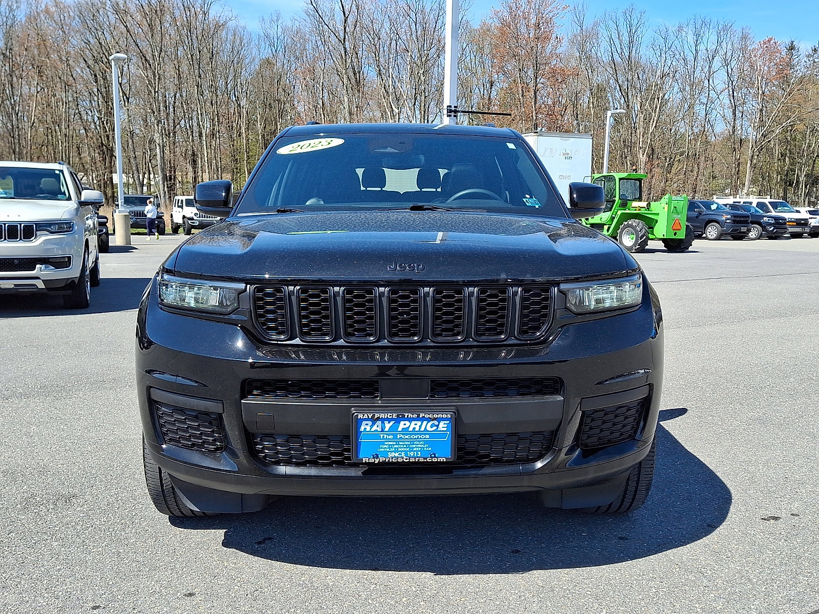 Used 2023 Jeep Grand Cherokee L Laredo AWD/4WD image 2