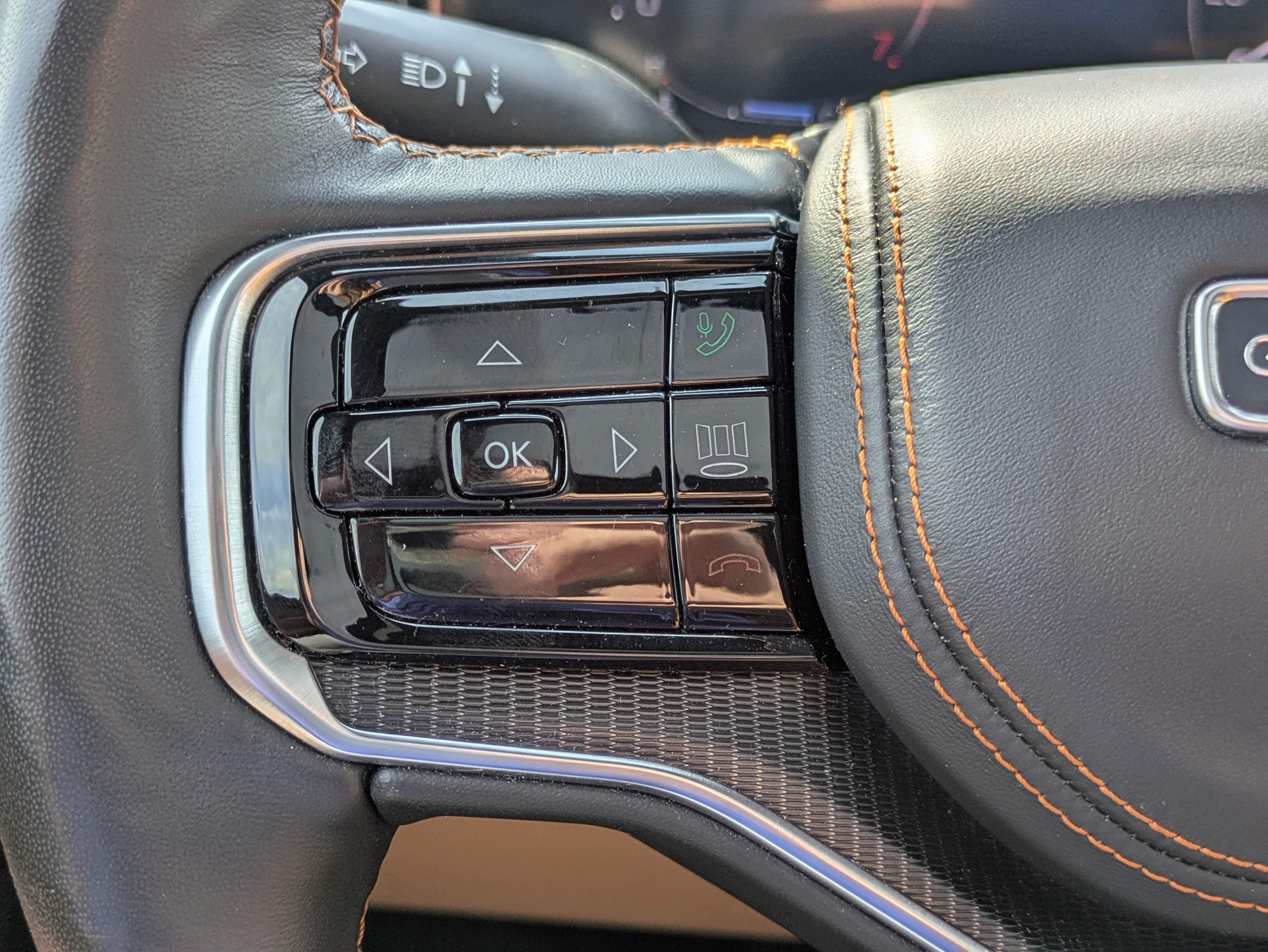 Used 2025 Jeep Grand Wagoneer L Series III w/ Rear Seat Video Group 1 AWD/4WD image 21