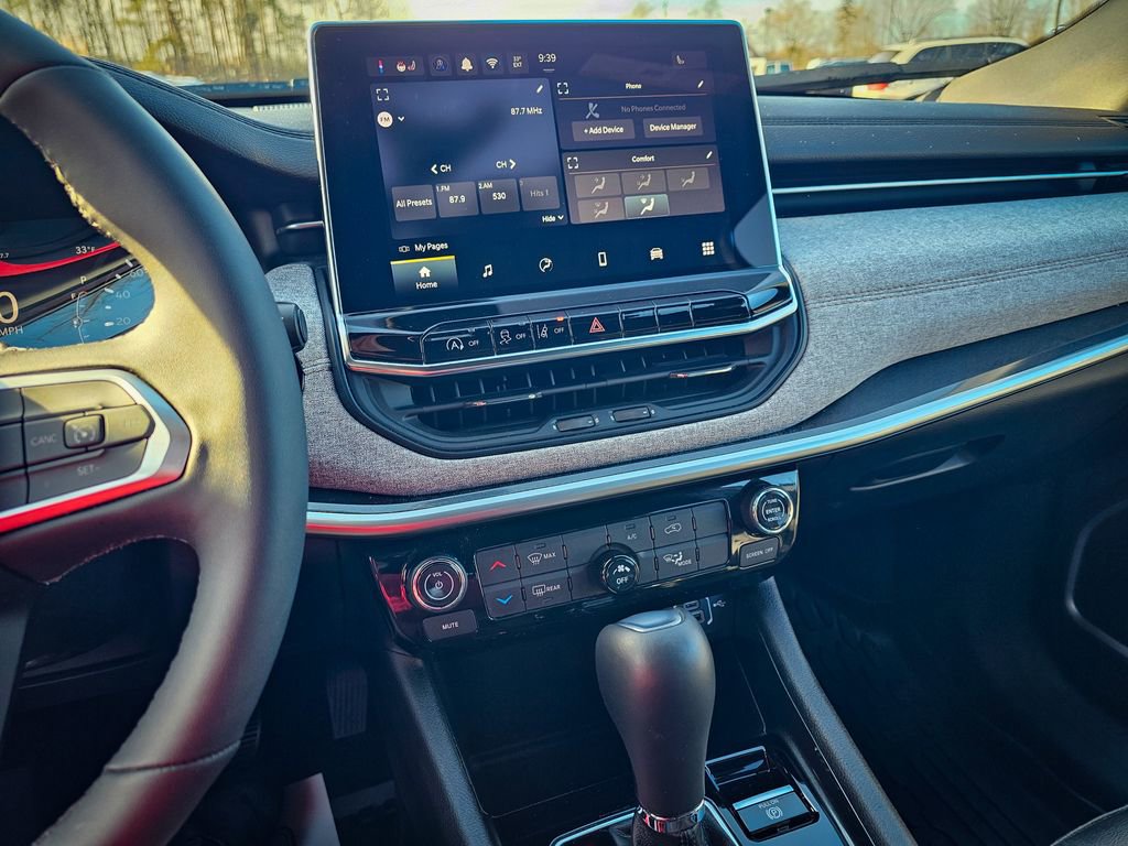 Used 2024 Jeep Compass Latitude image 20