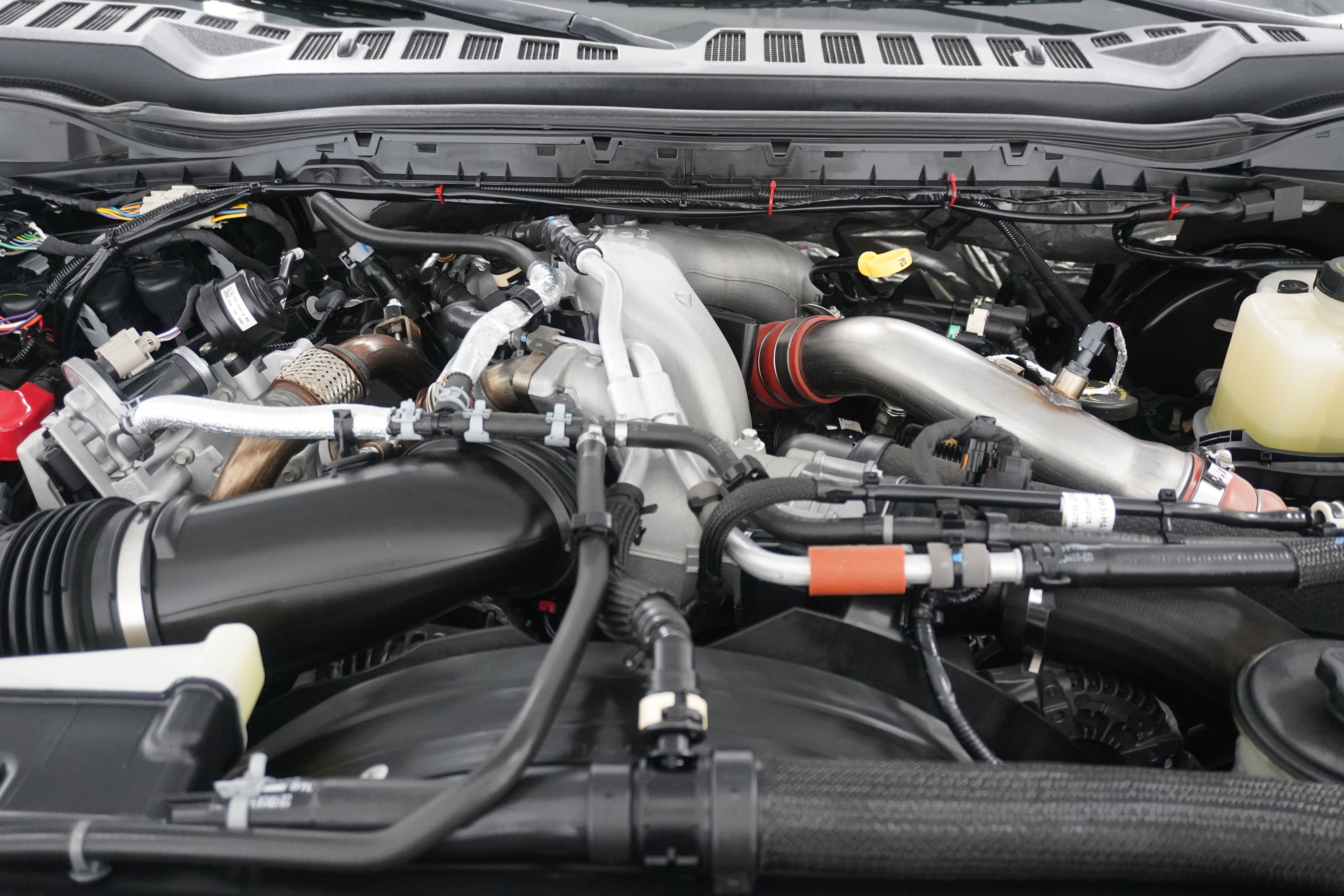 Used 2023 Ford F350 Lariat w/ Chrome Package image 35