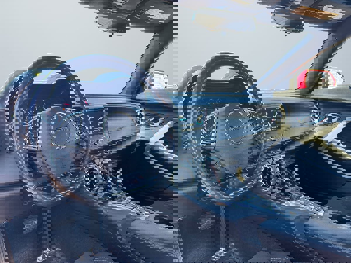 Used 2018 Chevrolet Camaro LT w/ RS Package image 10
