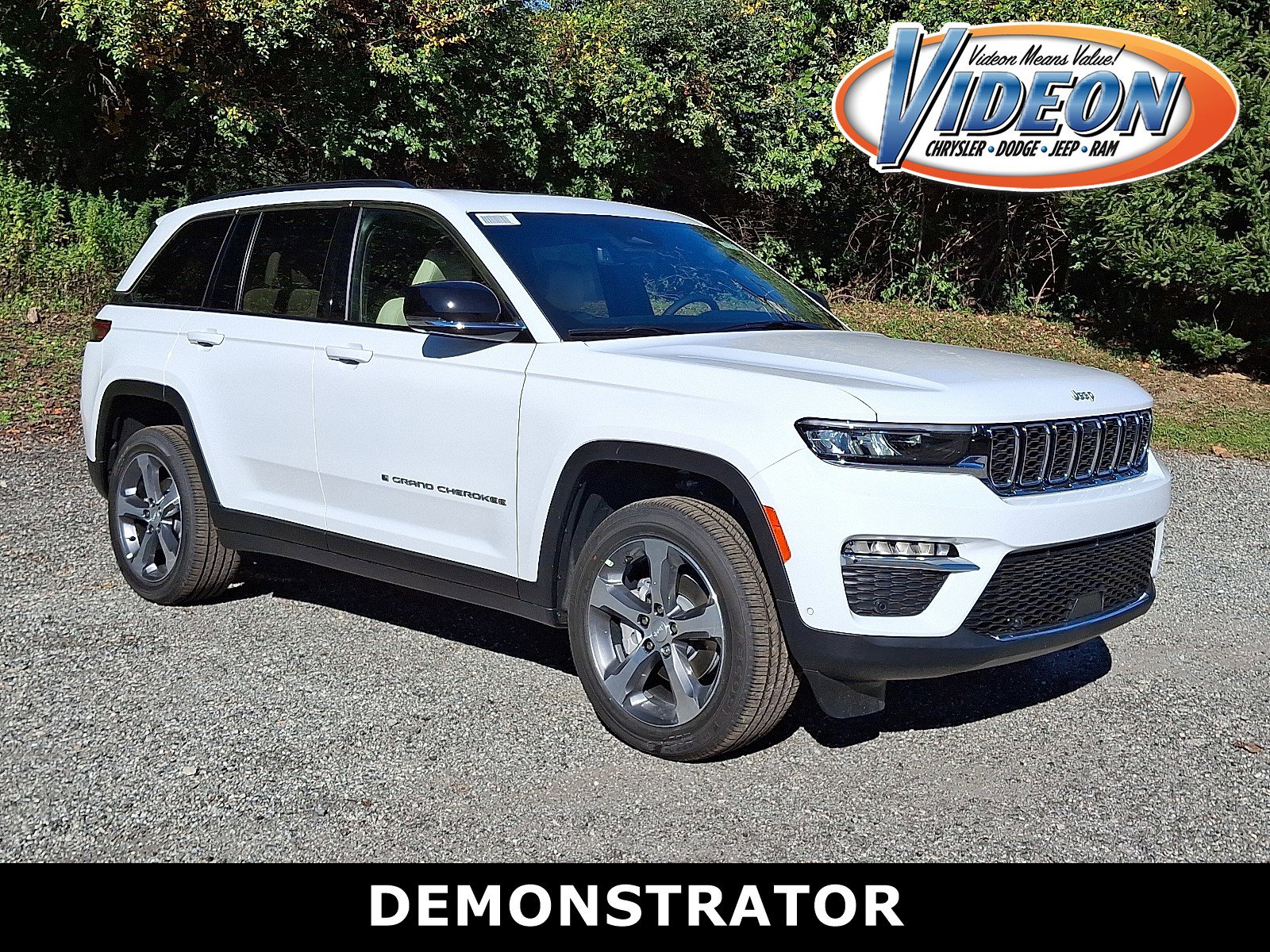New 2025 Jeep Grand Cherokee Limited w/ Luxury Tech Group II