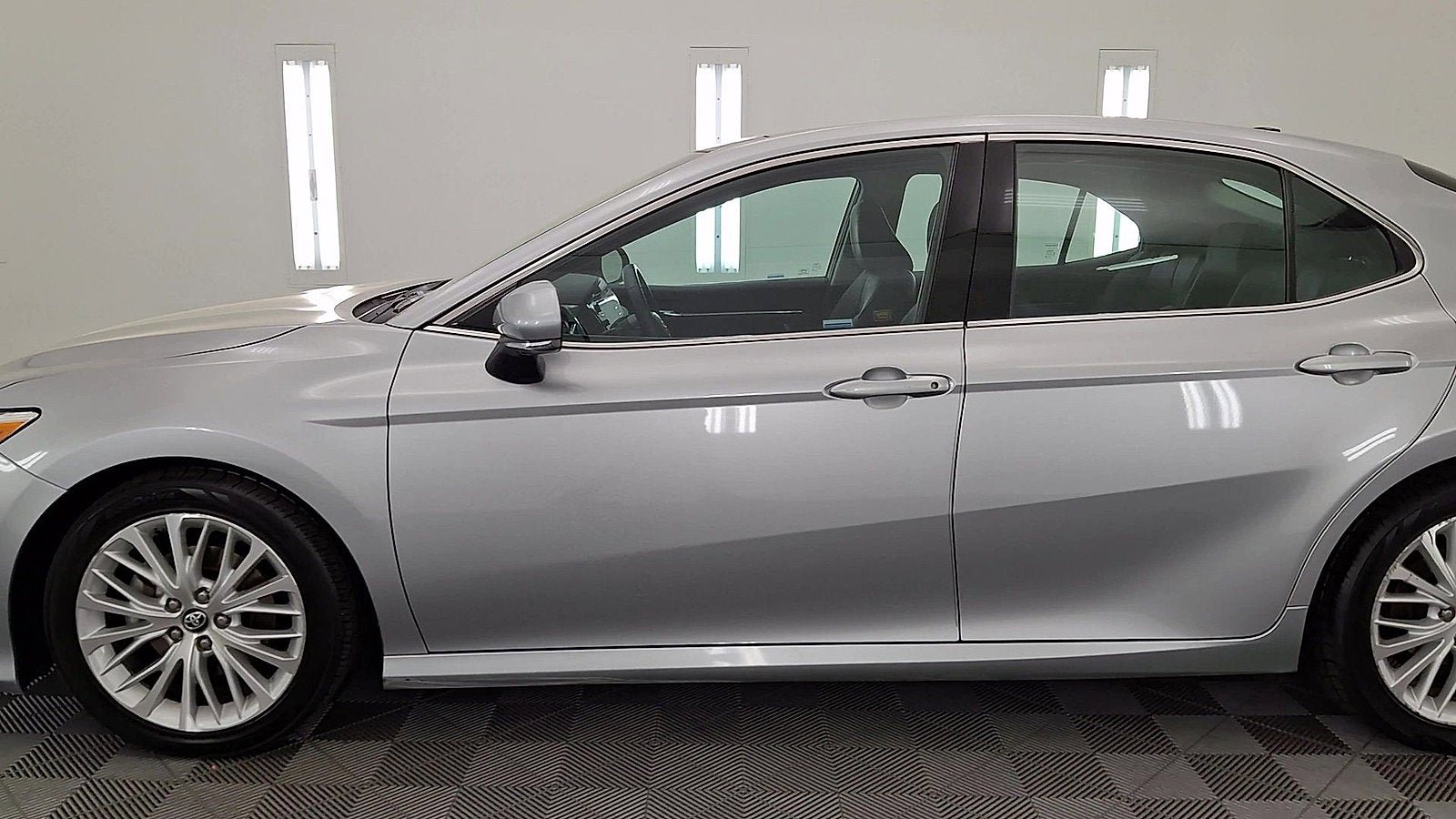 Certified 2018 Toyota Camry XLE w/ Driver Assist Package image 9