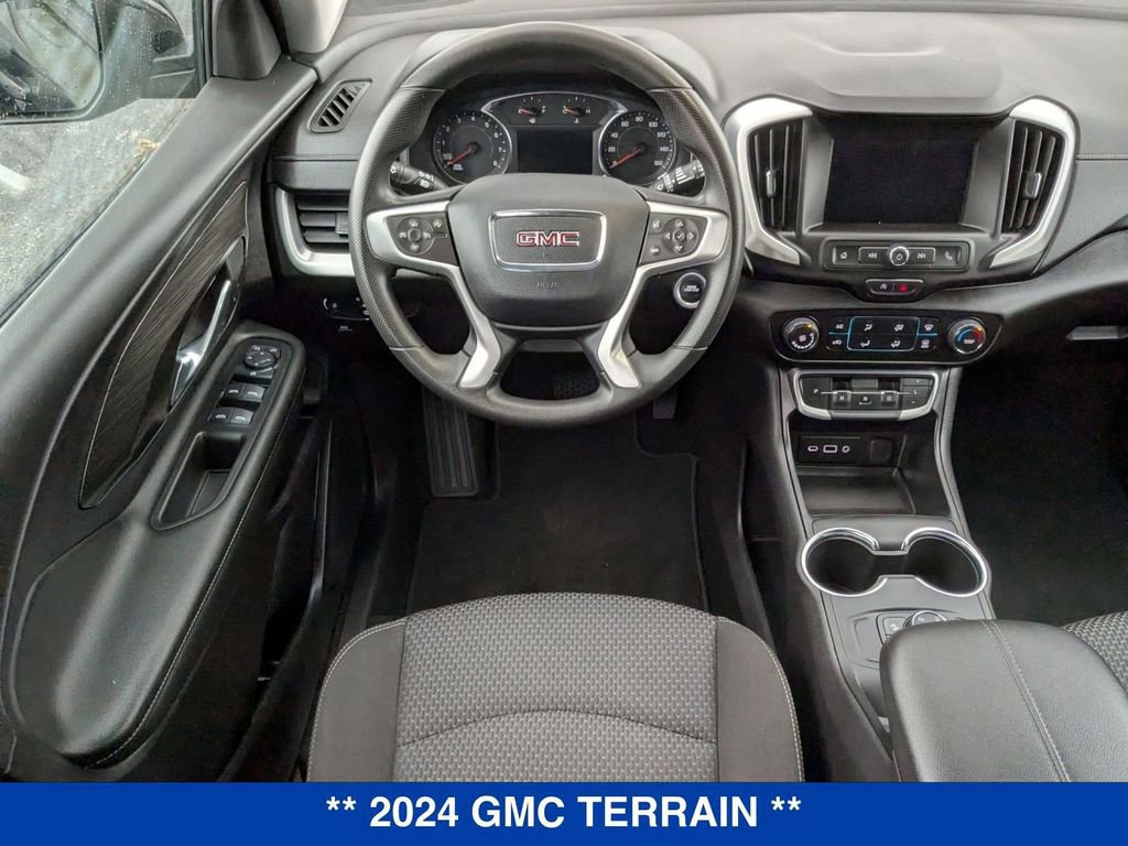 Used 2024 GMC Terrain SLE image 26