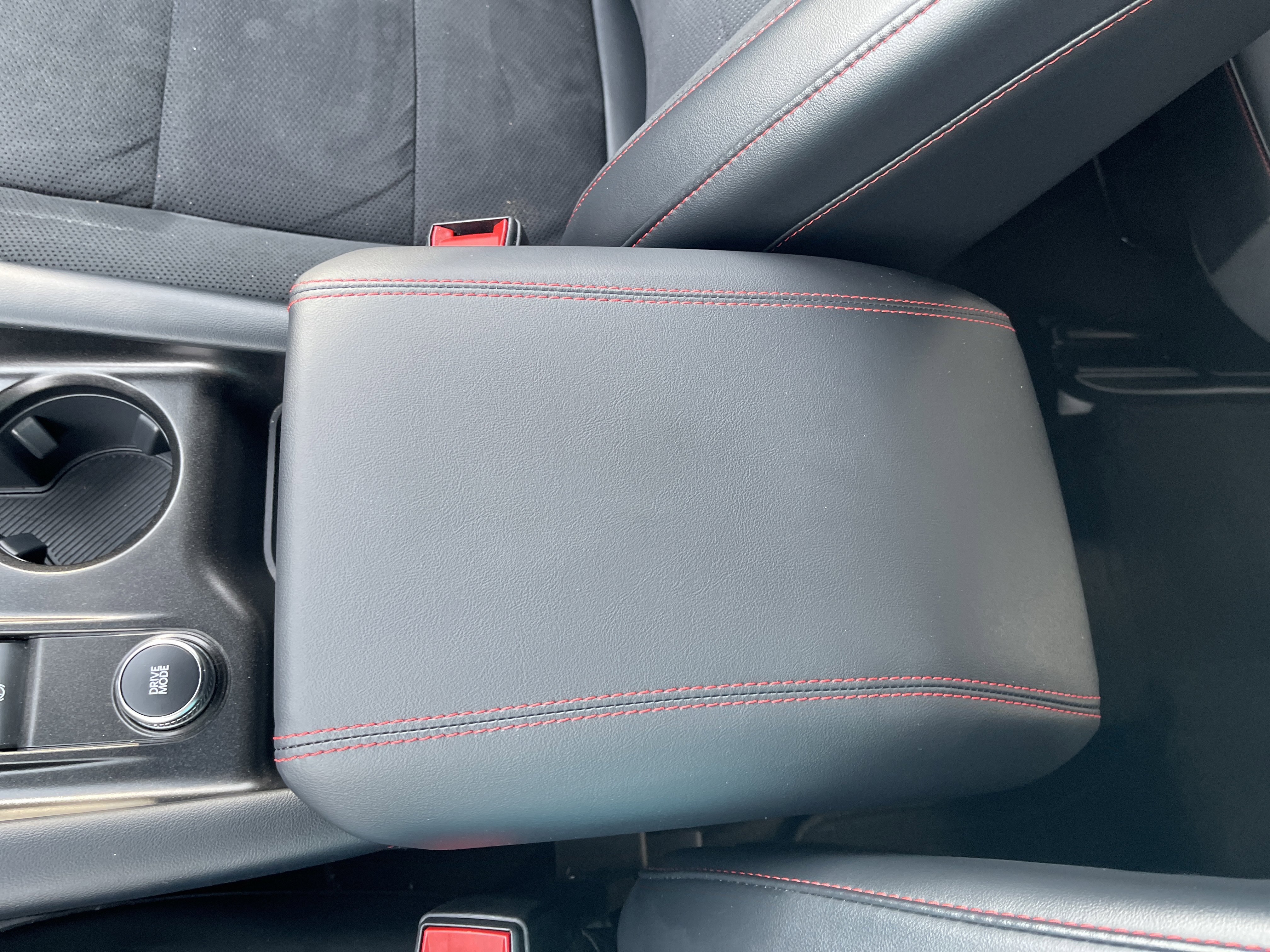 Used 2025 Ford Explorer ST image 32