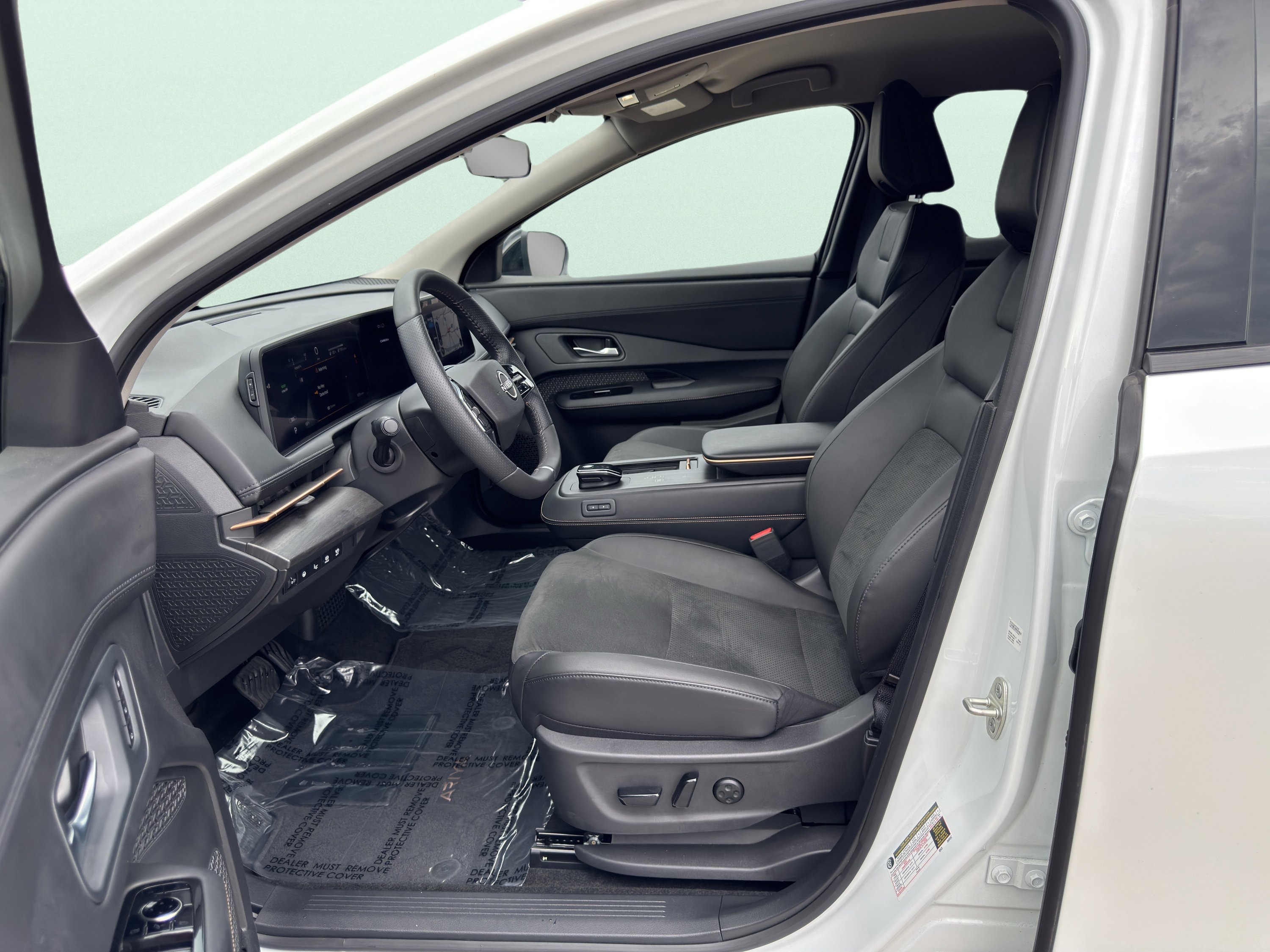 Used 2025 Nissan Ariya FWD image 17