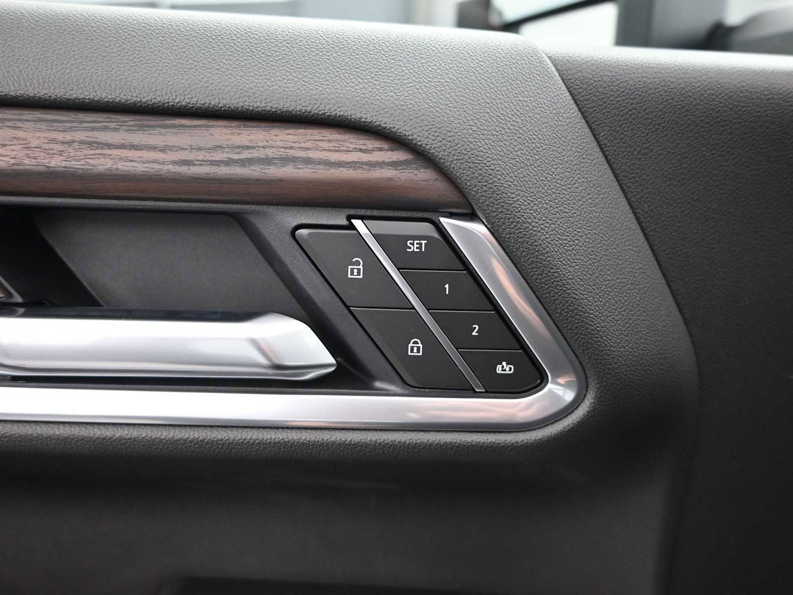 New 2026 GMC Sierra 2500 SLT w/ SLT Premium Package image 17