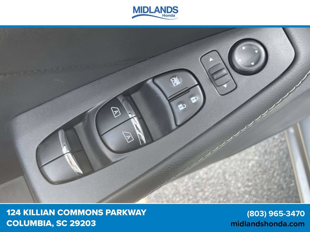 Used 2023 Nissan Maxima Platinum w/ Sport Mat Group FWD image 18
