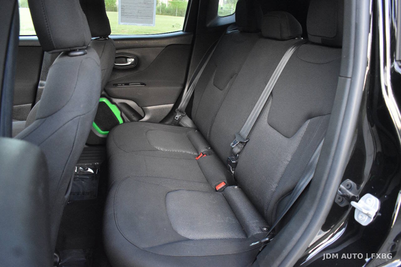 Used 2017 Jeep Renegade Latitude w/ Cold Weather Group AWD/4WD image 14