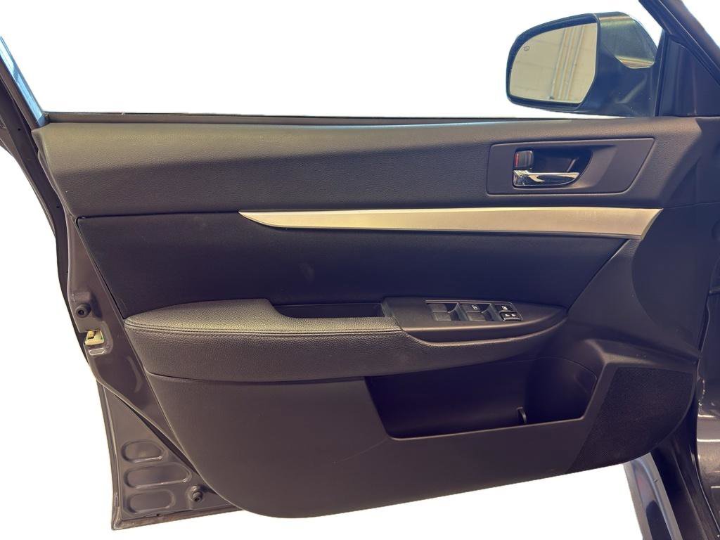 Used 2010 Subaru Legacy 2.5i Premium AWD/4WD image 13