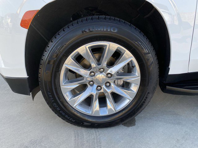 Used 2024 Chevrolet Suburban Premier image 32