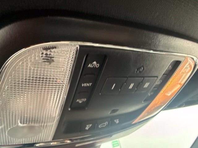 Used 2017 Jeep Grand Cherokee Overland w/ Jeep Active Safety Group AWD/4WD image 24