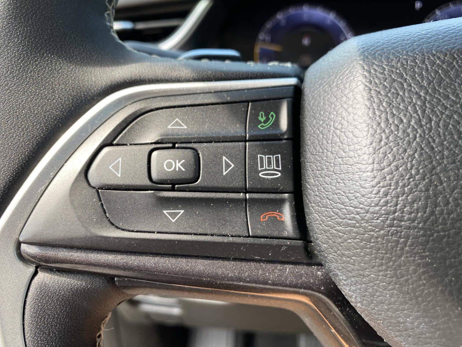 Certified 2023 Jeep Grand Cherokee Laredo w/ Luxury Tech Group I AWD/4WD image 18