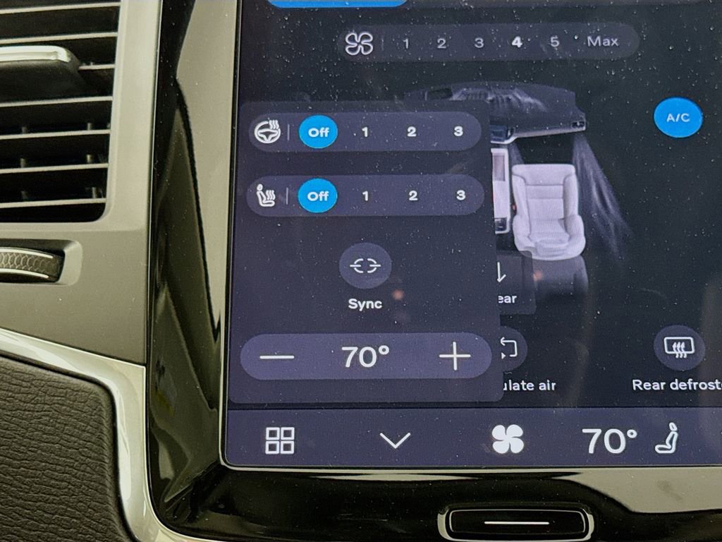 Certified 2025 Volvo XC90 B5 Core w/ Protection Package Premier AWD/4WD image 20