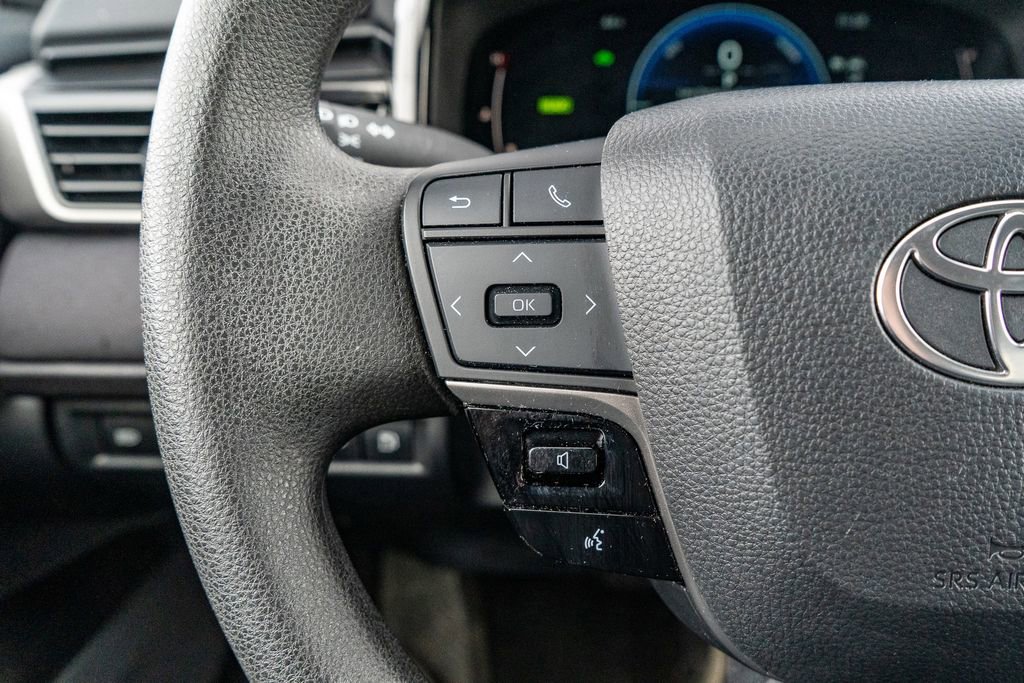 Used 2025 Toyota Camry LE FWD image 21