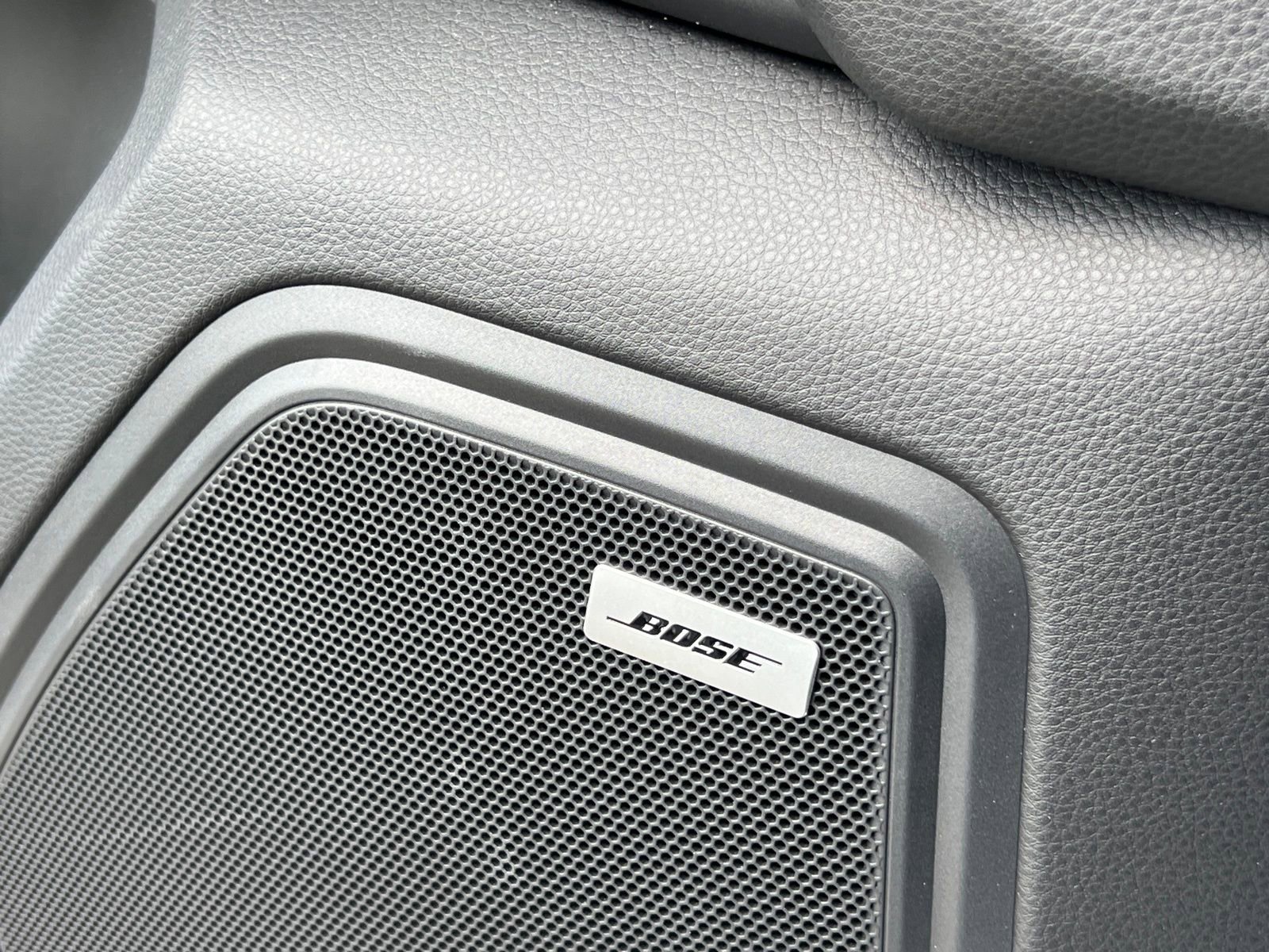 Certified 2020 Porsche Macan image 28