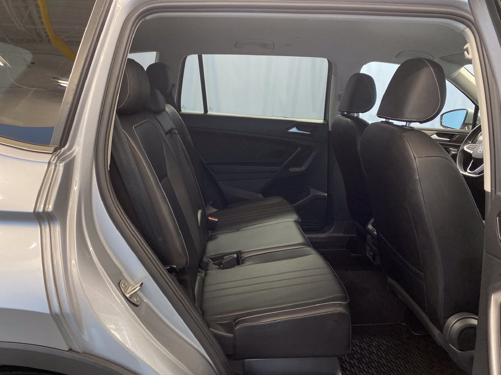 Used 2023 Volkswagen Tiguan SE AWD/4WD image 34