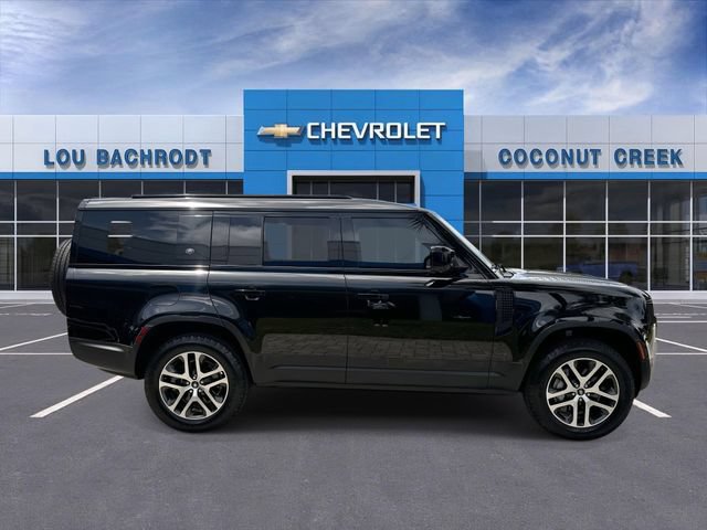 Used 2023 Land Rover Defender 130 SE AWD/4WD image 9