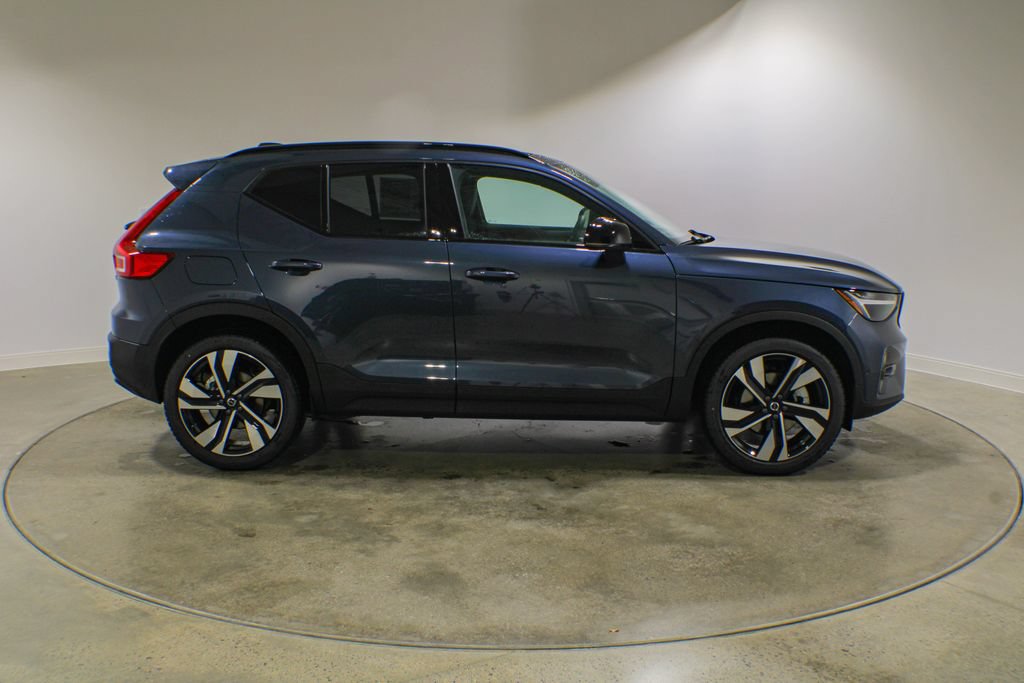 New 2026 Volvo XC40 B5 Plus w/ Climate Package AWD/4WD image 6