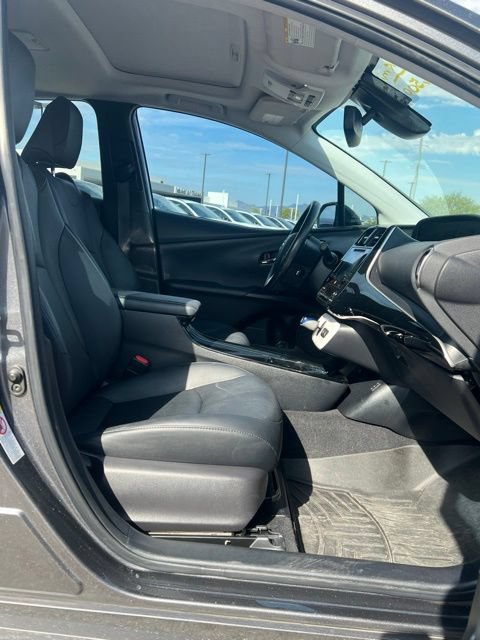 Used 2017 Toyota Prius Four w/ Advanced Technology Package FWD image 33