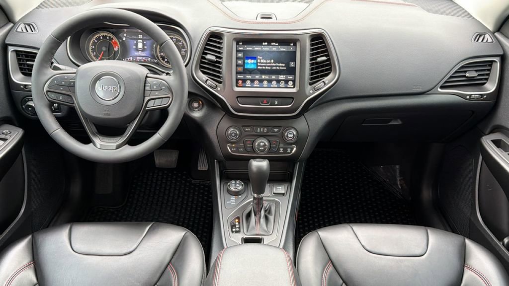 Used 2022 Jeep Cherokee Trailhawk AWD/4WD image 26