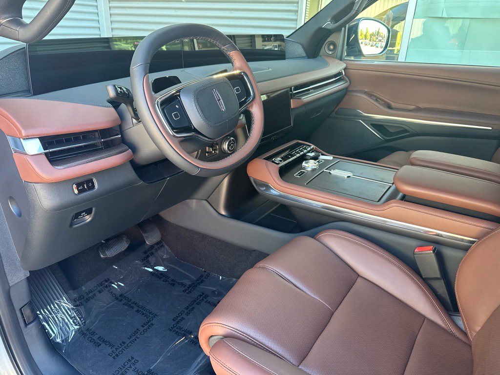 New 2025 Lincoln Navigator Reserve image 21