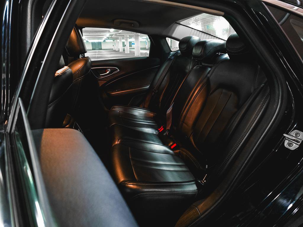 Used 2017 Chrysler 200 Limited Platinum w/ Comfort & Convenience Group image 20