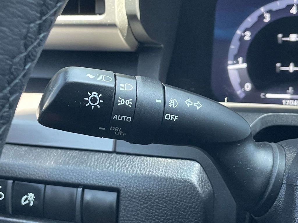 Used 2025 Toyota Tacoma TRD Sport AWD/4WD image 31