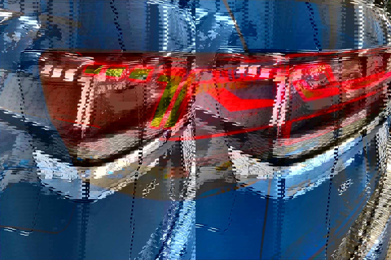 Used 2025 Volkswagen Atlas SEL Premium R-Line image 31