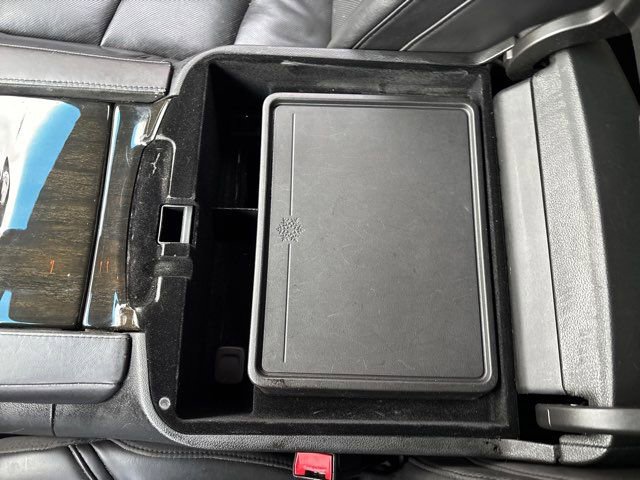 Used 2018 Cadillac Escalade ESV Platinum AWD/4WD image 42