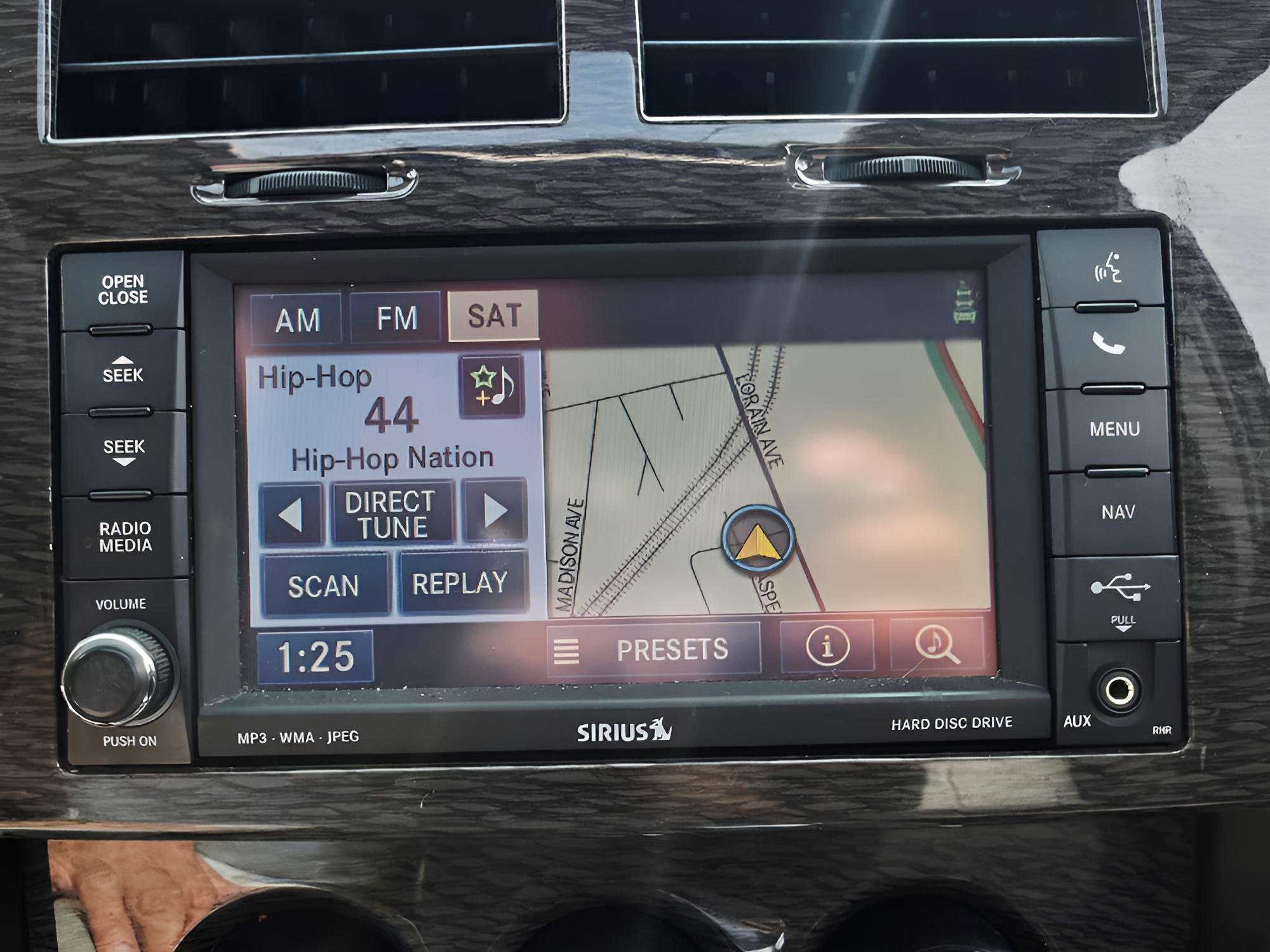 Used 2012 Jeep Liberty Limited Jet w/ Chrome Accents Group image 27