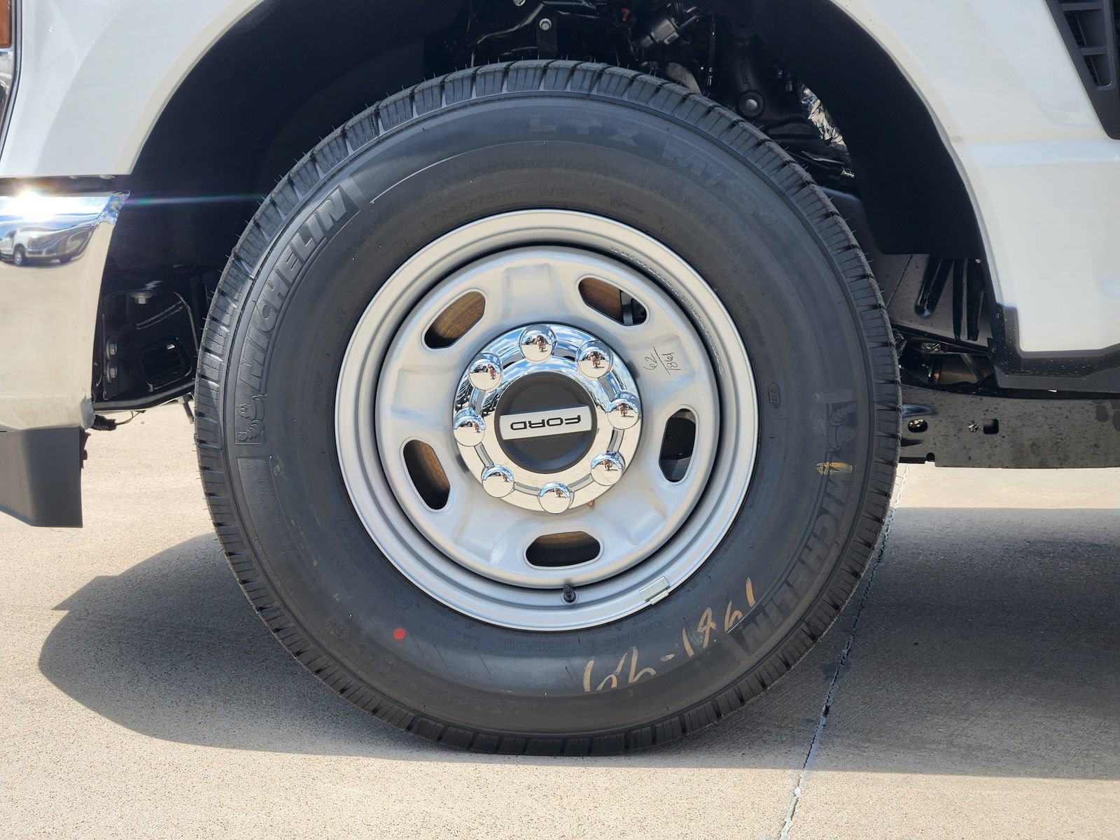 New 2027 Ford F250 XL w/ XL Chrome Package RWD image 12