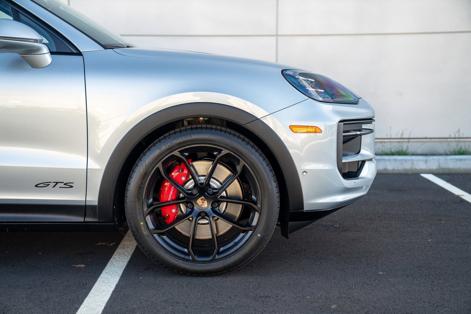 New 2026 Porsche Cayenne GTS image 9